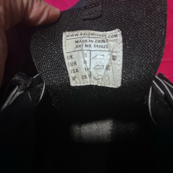 Balenciagas lil bit worn but you can clean them no box and hit me up for offers - Picture 2 of 5
